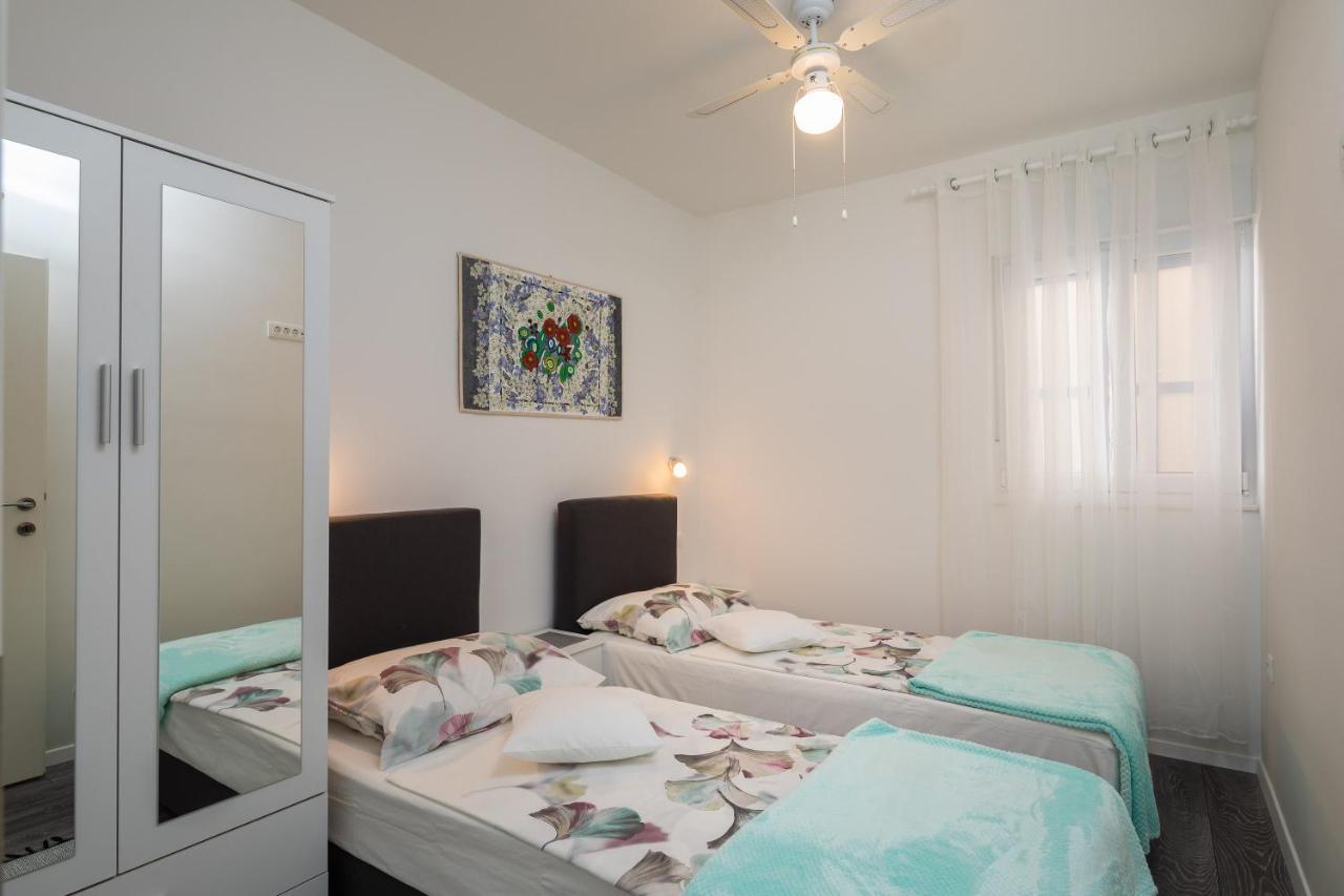 Seaside Deluxe Lägenhet Jesenice  Exteriör bild